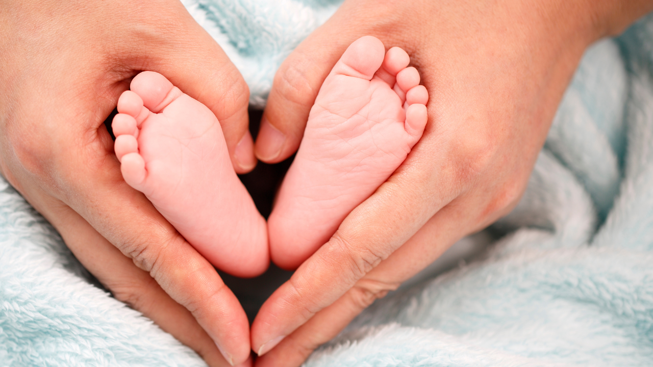 Approximately one in every 200 infants in the United States experiences a birth injury. While some injuries are unavoidable due to natural complications, others stem from medical malpractice or negligence. Preventable birth injuries can lead to lifelong complications for the child, affecting their physical, mental, and social development.