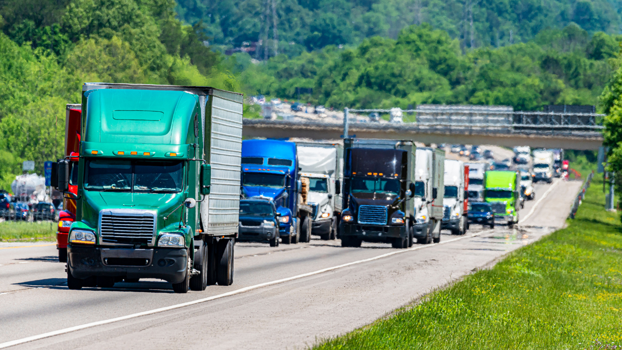 Truck accidents often result from negligence or recklessness by the driver or trucking company. Frequent causes include: